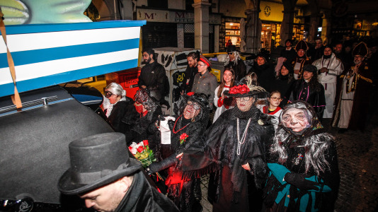 El funeral marca el fin del Carnaval en A Coruña
