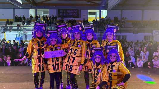 El municipio celebró su tradicional concurso de disfraces y comparsas