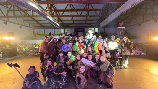 El municipio celebró su tradicional concurso de disfraces y comparsas