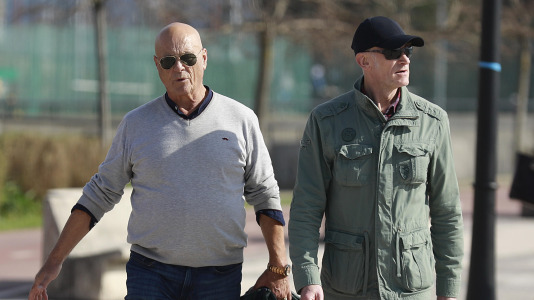 Los coruñeses no desaprovecharon la ocasión para regresar a las playas y a los paseos. Alguno, incluso, se atrevió a darse un baño