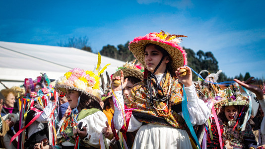 Este lugar de Paderne volveu avivar un ano máis o que é o único entroido tradicional das Mariñas 