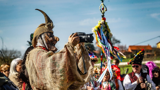 Este lugar de Paderne volveu avivar un ano máis o que é o único entroido tradicional das Mariñas 