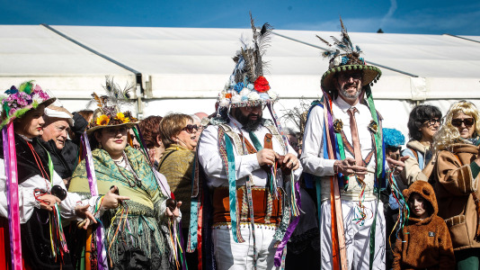 Este lugar de Paderne volveu avivar un ano máis o que é o único entroido tradicional das Mariñas 