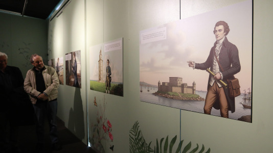 La muestra recrea el interior de la fragata 'Pizarro' y enseña las aventuras de ambos navegantes