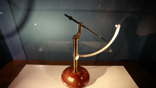 La muestra recrea el interior de la fragata 'Pizarro' y enseña las aventuras de ambos navegantes