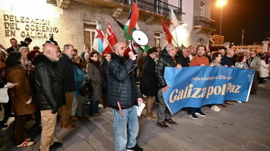 Decenas de personas pidieron el cese de las operaciones militares en Oriente Medio (6)