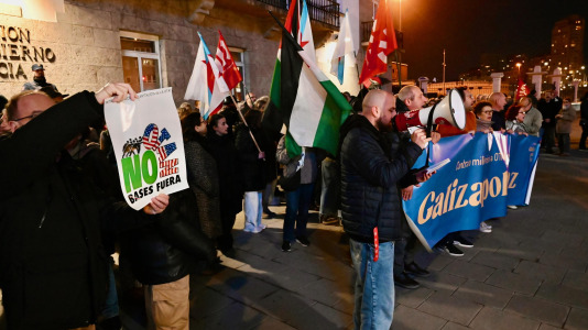 Decenas de personas pidieron el cese de las operaciones militares en Oriente Medio (8)