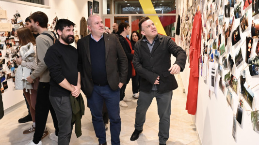 inauguración de la exposición de los 25 años de Os Náufragos Teatro (14)