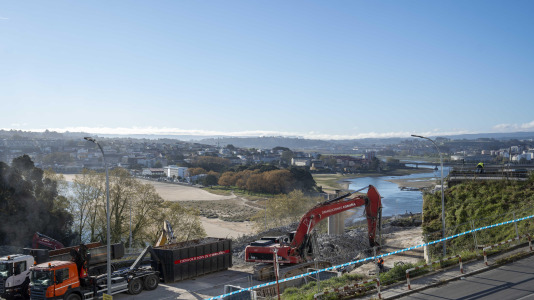 Demolición del viaducto del Chuac