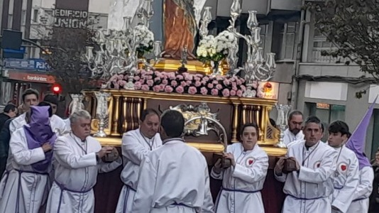 Nuestra Señora de las Angustias, a su paso por la avenida de Oza