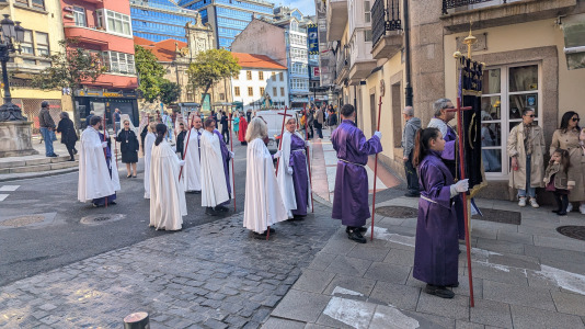 La Semana Santa coruñesa se cierra con las procesiones que conmemoran el Domingo de Resurrección