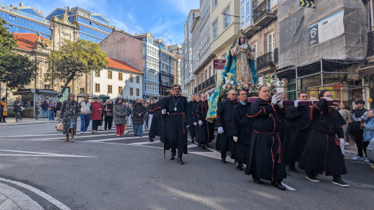 La Semana Santa coruñesa se cierra con las procesiones que conmemoran el Domingo de Resurrección