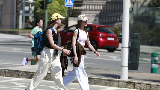 Los arenales coruñeses se llenaron este lunes de Pascua