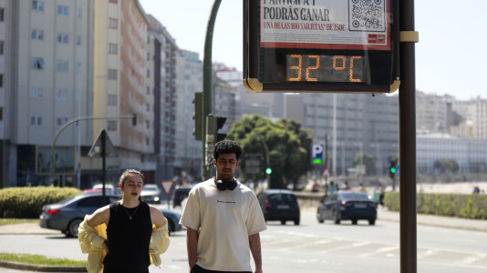 Los arenales coruñeses se llenaron este lunes de Pascua