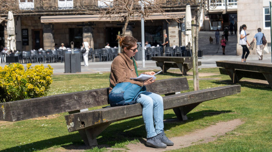 Los parques de A Coruña se llenaron de amantes del sol