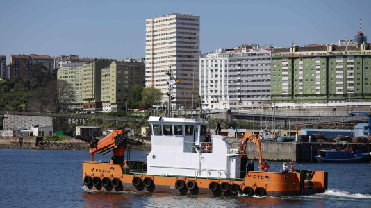 El buque de cuatro millones de euros ya surca los mares