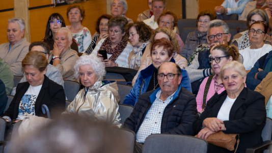 Los diecisiete participantes proponen una residencia pública de mayores, mejoras en la piscina, una feria con actividades para el colectivo y la creación de más parques biosaludables