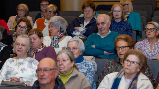 Los diecisiete participantes proponen una residencia pública de mayores, mejoras en la piscina, una feria con actividades para el colectivo y la creación de más parques biosaludables