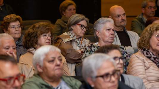 Los diecisiete participantes proponen una residencia pública de mayores, mejoras en la piscina, una feria con actividades para el colectivo y la creación de más parques biosaludables