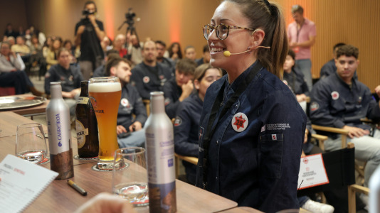 El certamen de tiraje de cerveza coronó, este miércoles, a Alejo Fuenteseca, del IES Sanxillao de Lugo, como nuevo maestro cervecero