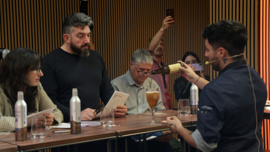 El certamen de tiraje de cerveza coronó, este miércoles, a Alejo Fuenteseca, del IES Sanxillao de Lugo, como nuevo maestro cervecero