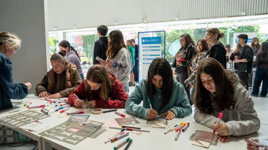 Más de 3.500 alumnos participaron en un evento para conocer el panorama laboral y sus opciones en el futuro