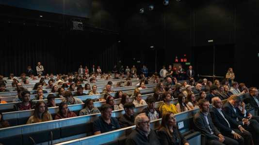 Más de 3.500 alumnos participaron en un evento para conocer el panorama laboral y sus opciones en el futuro