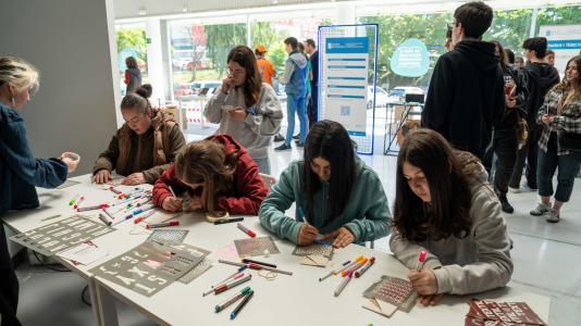 Más de 3.500 alumnos participaron en un evento para conocer el panorama laboral y sus opciones en el futuro