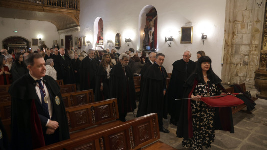 Diez nuevos caballeros fueron investidos con la Real Orden de Caballeros de María Pita por José Manuel Vázquez Fornos