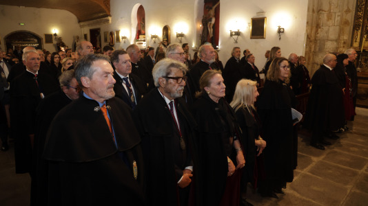 Diez nuevos caballeros fueron investidos con la Real Orden de Caballeros de María Pita por José Manuel Vázquez Fornos
