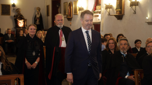 Diez nuevos caballeros fueron investidos con la Real Orden de Caballeros de María Pita por José Manuel Vázquez Fornos