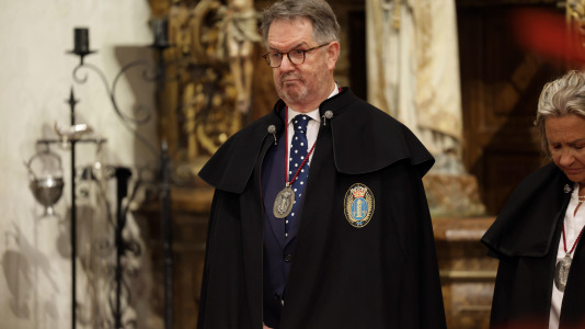 Diez nuevos caballeros fueron investidos con la Real Orden de Caballeros de María Pita por José Manuel Vázquez Fornos