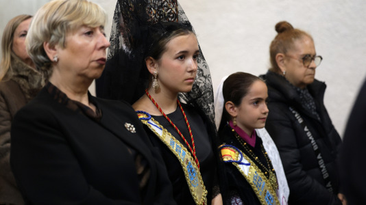 La tradicional misa fue oficiada por el arzobispo de Santiago, Francisco José Prieto, y el voto lo realizó el concejal de Educación, Juan Ignacio Borrego, en representación del Consistorio.