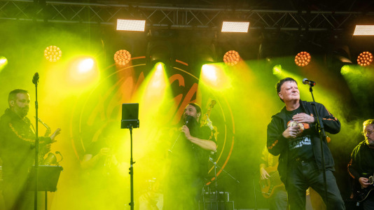 A praza de España vibrou con música durante todo o sábado previo ás Letras