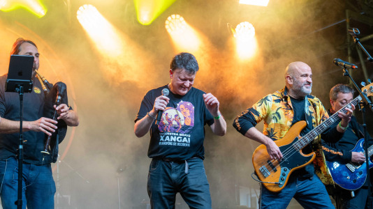 A praza de España vibrou con música durante todo o sábado previo ás Letras