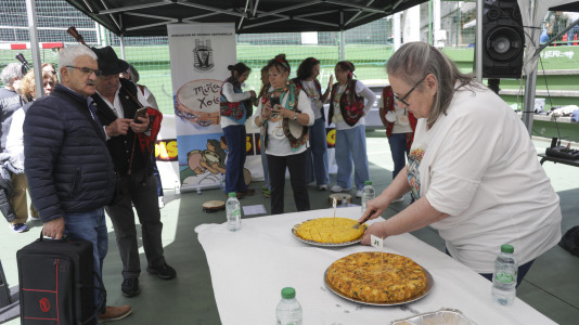 El barrio volvió a celebrar su ya tradicional certamen para elegir la mejor tortilla