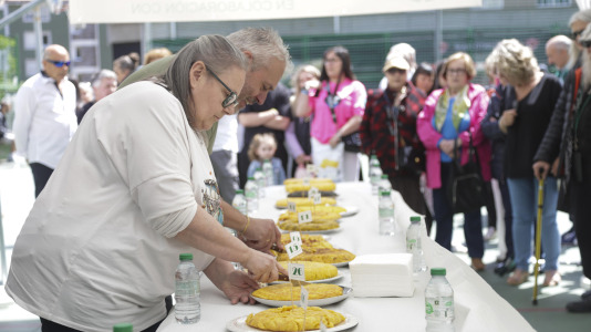 El barrio volvió a celebrar su ya tradicional certamen para elegir la mejor tortilla