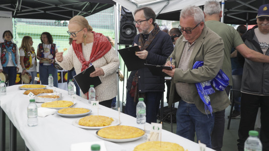 El barrio volvió a celebrar su ya tradicional certamen para elegir la mejor tortilla