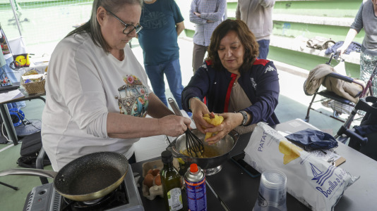 El barrio volvió a celebrar su ya tradicional certamen para elegir la mejor tortilla
