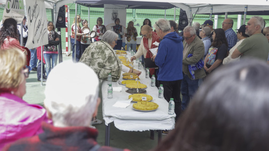 El barrio volvió a celebrar su ya tradicional certamen para elegir la mejor tortilla
