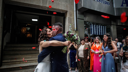 Los vecinos se vuelcan con la ceremonia de Javi y Lore