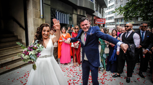 Los vecinos se vuelcan con la ceremonia de Javi y Lore