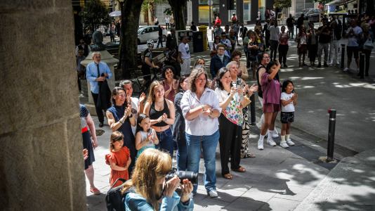 Los vecinos se vuelcan con la ceremonia de Javi y Lore
