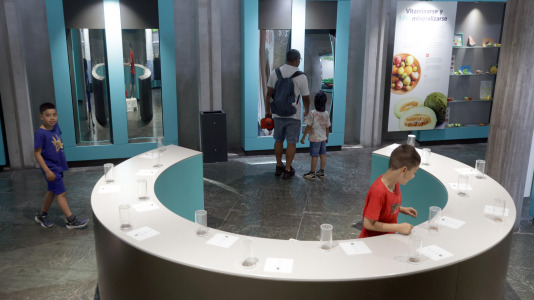 Los museos científicos de la ciudad han realizado una jornada de puertas abiertas para celebrar su día. El museo de Bellas Artes se ha unido, con obradoiros y visitas guiadas