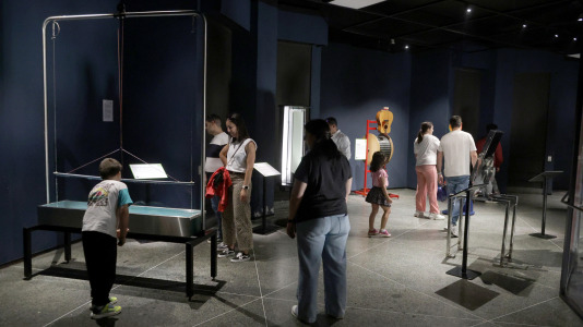 Los museos científicos de la ciudad han realizado una jornada de puertas abiertas para celebrar su día. El museo de Bellas Artes se ha unido, con obradoiros y visitas guiadas