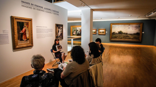 Los museos científicos de la ciudad han realizado una jornada de puertas abiertas para celebrar su día. El museo de Bellas Artes se ha unido, con obradoiros y visitas guiadas