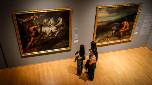 Los museos científicos de la ciudad han realizado una jornada de puertas abiertas para celebrar su día. El museo de Bellas Artes se ha unido, con obradoiros y visitas guiadas