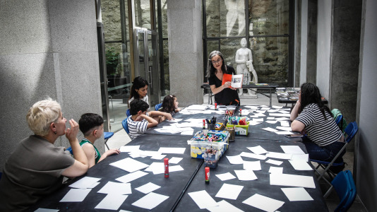 Los museos científicos de la ciudad han realizado una jornada de puertas abiertas para celebrar su día. El museo de Bellas Artes se ha unido, con obradoiros y visitas guiadas