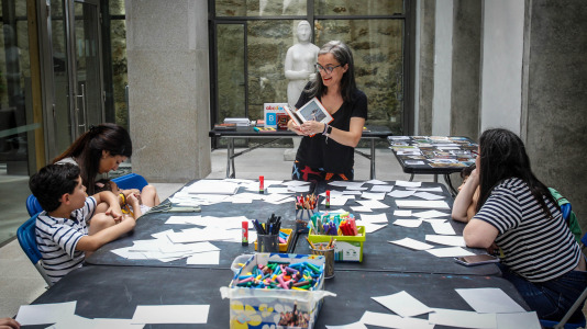 Los museos científicos de la ciudad han realizado una jornada de puertas abiertas para celebrar su día. El museo de Bellas Artes se ha unido, con obradoiros y visitas guiadas