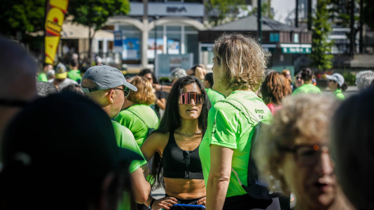 Cientos de personas recorrieron las calles del casco urbano para unirse a la 'marea verde'